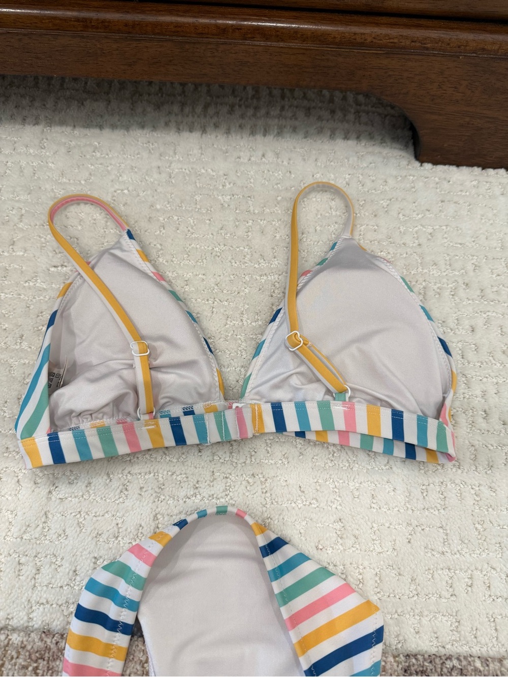 Multiple swimsuits - Picture 4 of 10
